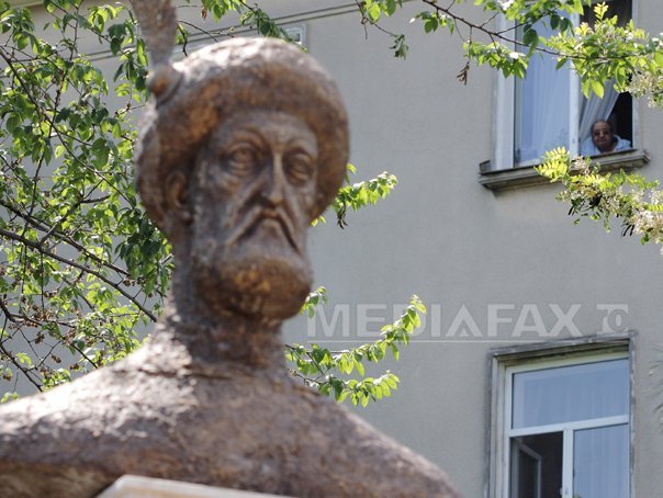 Imaginea articolului Un bust al lui Constantin Brâncoveanu, dezvelit în Sectorul 4, pe bulevardul care îi poartă numele - FOTO