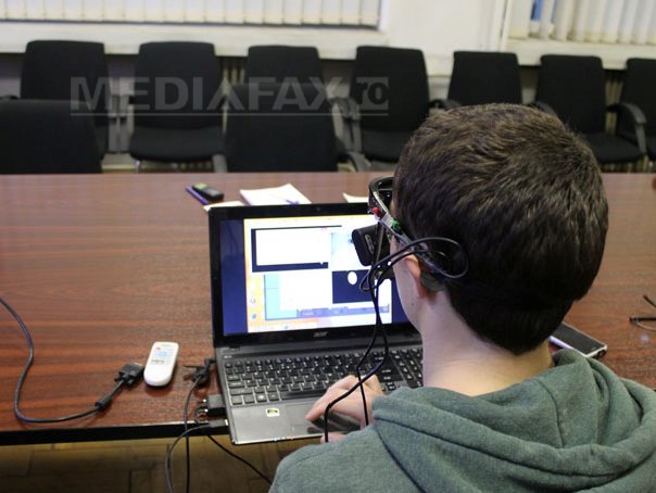 Imaginea articolului REPORTAJ: Sistem video care permite pacienţilor paralizaţi să comunice, inventat de studenţi ieşeni - FOTO
