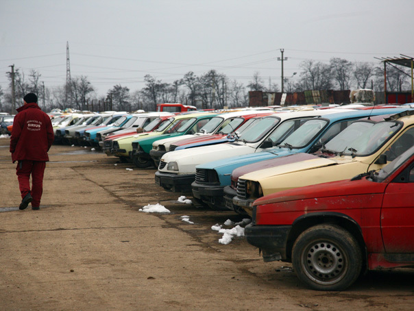 Imaginea articolului Primăria Arad vinde la licitaţie 79 de maşini ridicate de pe străzi, cu preţuri de la 299 de lei
