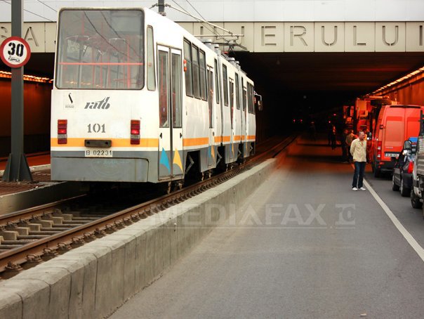 Imaginea articolului Circulaţia tramvaielor liniei 41, blocată în urma unui accident în Pasajul Lujerului din Capitală