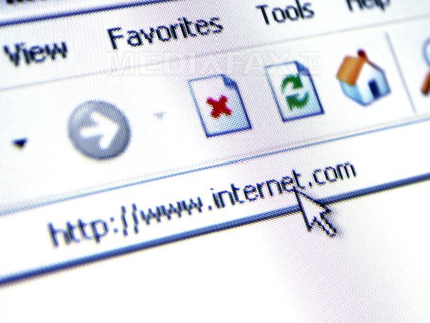 Imaginea articolului Băsescu: Internetul a devenit un mod de viaţă. Trebuie avut grijă la controlul serviciilor