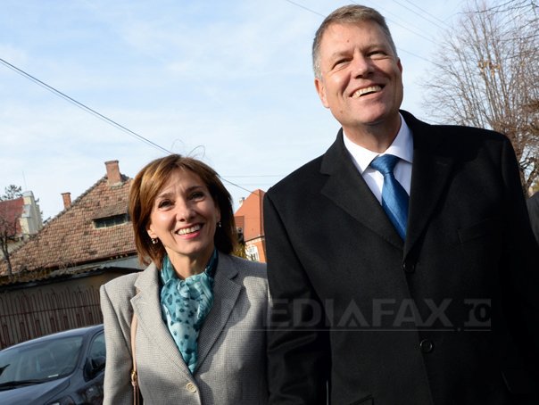Imaginea articolului Sibiu: Preşedintele Klaus Iohannis şi soţia sa, la aniversarea unui prieten apropiat