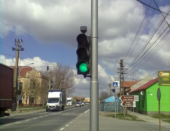 Imaginea articolului Arad: Accidentele dintr-o curbă de pe DN 7, reduse la zero după instalarea de semafoare inteligente