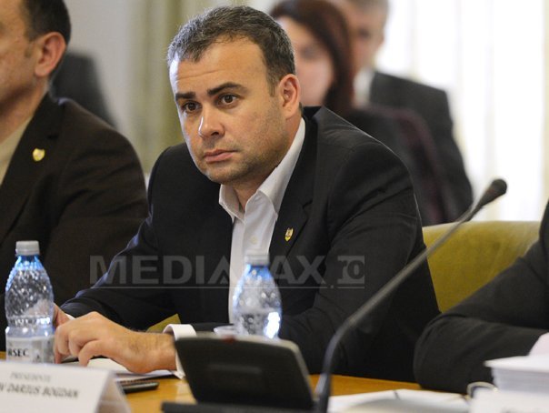 Imaginea articolului Avocat: Darius Vâlcov a demisionat din funcţia de senator