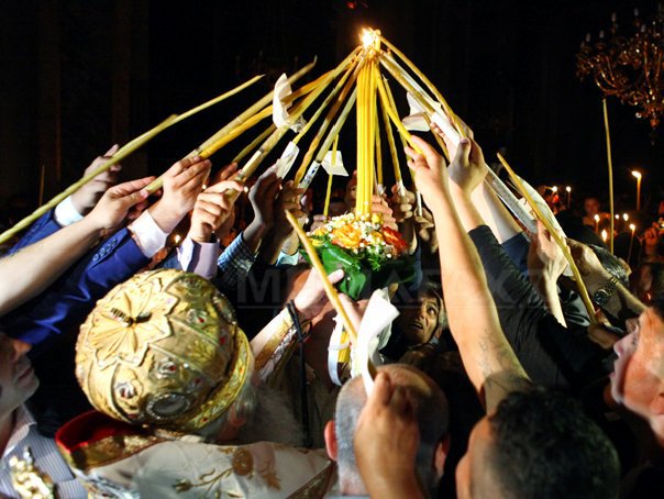 Imaginea articolului Circa 2.000 de persoane au participat la slujba de Înviere de la Catedrala Mitropolitană din Iaşi