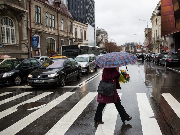 Imaginea articolului AVERTIZARE METEO: Ploi, vânt puternic şi temperaturi scăzute în toată ţara