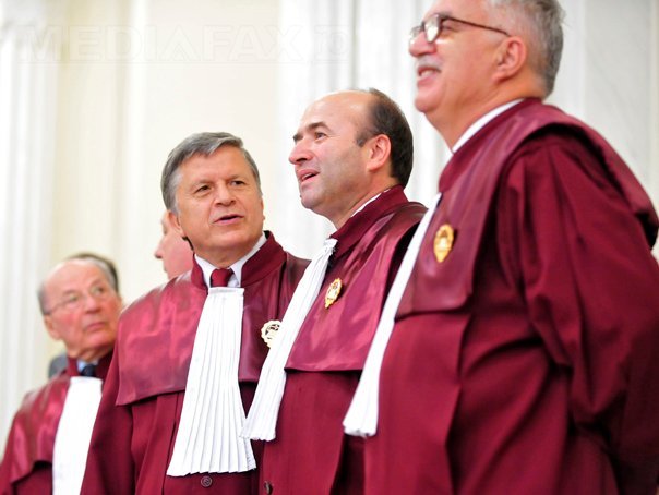 Imaginea articolului CSM propune să numească trei dintre judecătorii Curţii Constituţionale