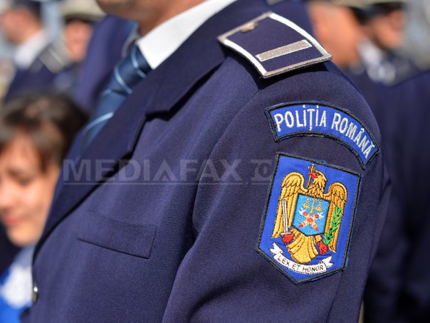 Imaginea articolului Poliţist, cercetat după ce a amanetat aparatele foto ale criminaliştilor de la Poliţia Reghin