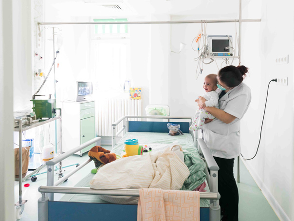 Imaginea articolului Timiş: Primul bebeluş din România căruia i s-au implantat celule stem la doar 7 luni se simte bine