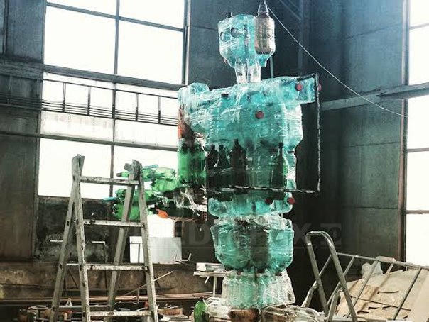 Imaginea articolului Robotul PET-re, realizat din sticle de plastic, participă, vineri şi sâmbătă, la NATURA Fest