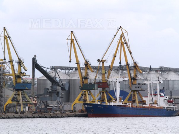 Imaginea articolului Comunitatea portuară îi cere lui Iohannis să medieze pentru rezolvarea situaţiei în Portul Constanţa