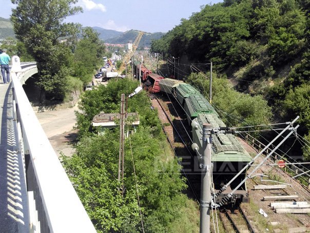 Imaginea articolului Traficul feroviar pe magistrala Timişoara - Bucureşti, unde au deraiat cinci vagoane, a fost reluat - FOTO