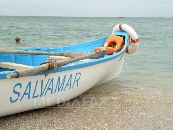 Imaginea articolului Un bărbat care înota în dreptul unei plaje neamenajate a murit înecat la Costineşti