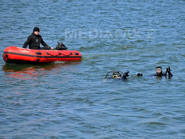 Imaginea articolului Trupul bărbatului care s-a înecat sub privirile fiului său şi ale unui nepot, găsit de scafandri