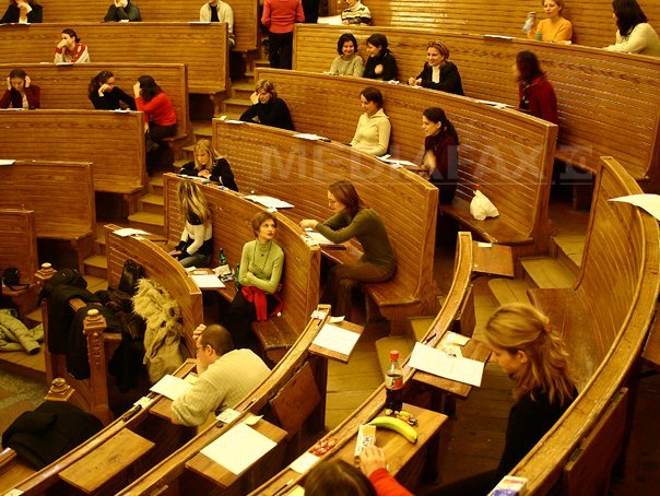 Imaginea articolului Peste 4.500 de candidaţi la Universitatea de Vest Timişoara; la Informatică, zece candidaţi pe loc