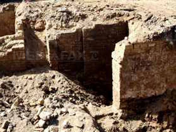 Imaginea articolului Băile turceşti descoperite în centrul Timişoarei, îngropate în nisip şi marcate în pavaj