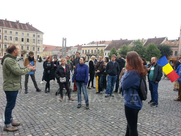 Imaginea articolului Cluj: Zeci de persoane, la un miting de solidaritate cu refugiaţii din Europa