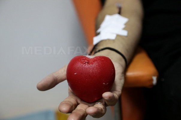Imaginea articolului Peste 100 de oameni au venit din nou la Centrul de Transfuzie Sangvină să doneze sânge. Peste 1.000 de persoane au donat sânge sâmbătă în Capitală - FOTO, VIDEO