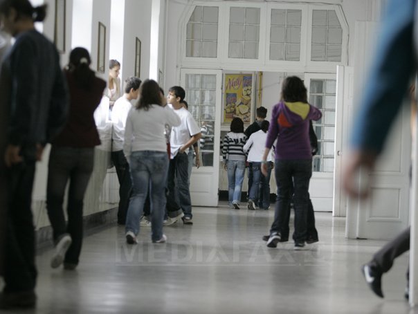 Imaginea articolului Inspectoratul Şcolar al Municipiului Bucureşti: Serbările în afara şcolii, doar după verificarea spaţiilor de directori şi avizul părinţilor