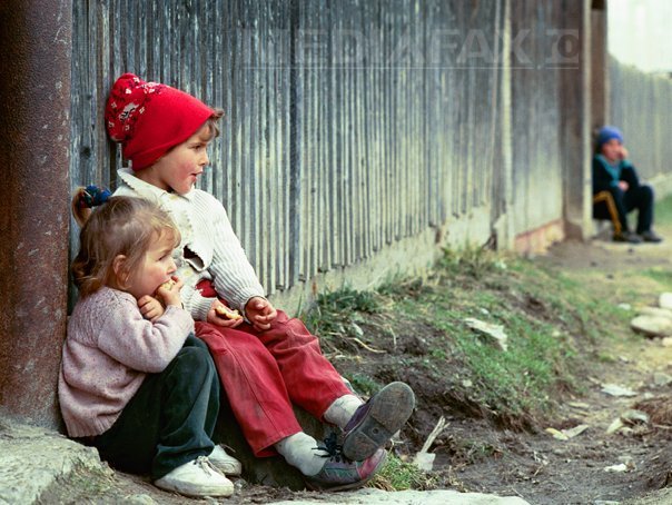 Imaginea articolului FONPC: România este singura ţară care şi-a înrăutăţit indicatorii de sărăcie a copiilor