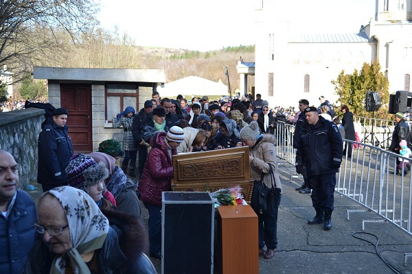 Imaginea articolului Galaţi: Mii de persoane s-au închinat la moaşte ale Sfântului Andrei, patronul spiritual al oraşului