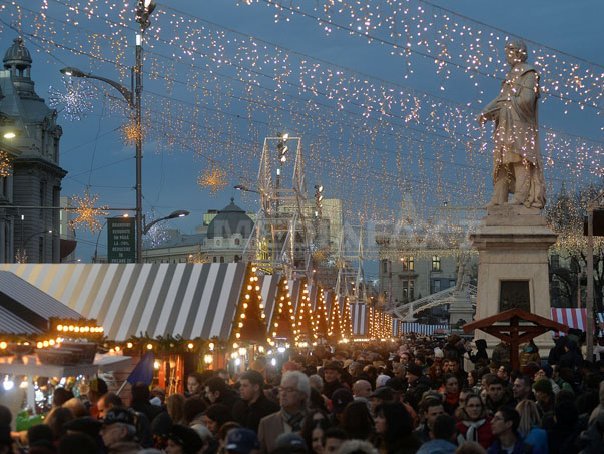 Imaginea articolului CRĂCIUN 2015: Cum s-au pregătit principalele oraşe din ţară pentru sărbătorile de iarnă - GALERIE FOTO