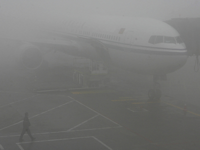 Imaginea articolului Sute de pasageri au aşteptat peste cinci ore decolarea unor avioane de pe Aeroportul Internaţional "Traian Vuia" din Timişoara, întârziate din cauza ceţii