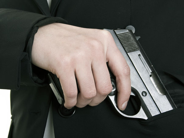 Imaginea articolului Noua Lege privind regimul armelor şi muniţiilor: Poliţia poate cere reevaluarea psihologică a celor cu permis de port-armă