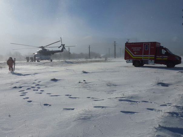 Imaginea articolului Toţi turiştii blocaţi la Bâlea Lac au fost coborâţi cu elicopterul la Cârţişoara - FOTO
