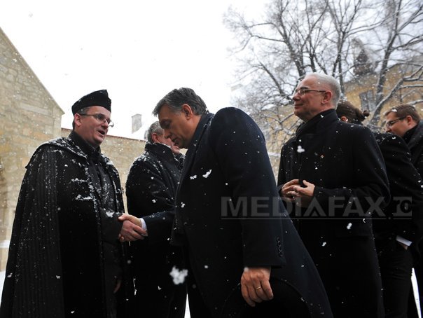 Imaginea articolului Premierul Ungariei participă la înmormântarea tatălui europarlamentarului Tokes Laszlo, la Cluj-Napoca - FOTO