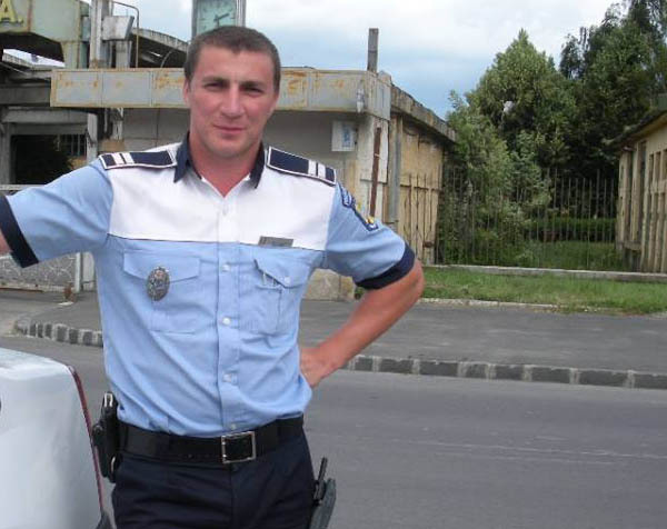 Imaginea articolului O echipă de la Controlul Intern al IGPR verifică situaţia sesizată de Marian Godină - Poliţistul vrea să demisioneze