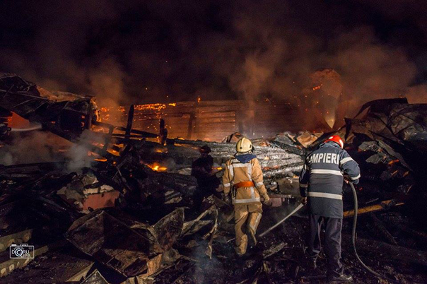 Imaginea articolului Suceava: Biserica de lemn din comuna Burla, distrusă în urma unui incendiu puternic