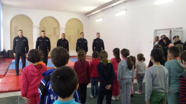 Imaginea articolului Şcoala Altfel, o zi la sediul Jandarmeriei Române