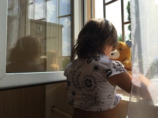 Adopţia In Romania Mai Puţin De 2 Dintre Copiii Părăsiţi
