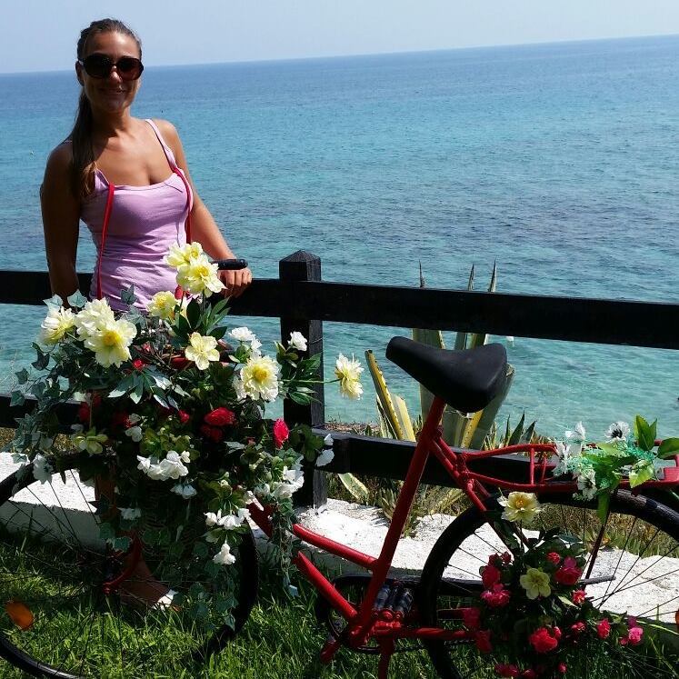 Imaginea articolului CUTREMURUL din Italia: Aurelia Dăogaru (36 ani) este unul dintre românii care şi-au pierdut viaţa în urma tragediei din Italia. Băiatul ei, în vârstă de 11 ani, a fost salvat - FOTO 