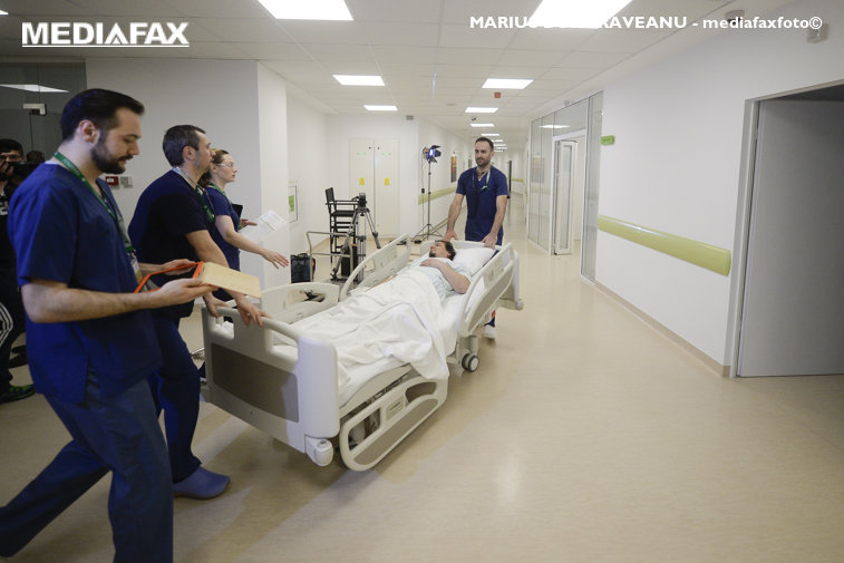 Imaginea articolului Anchetă a Avocatului Poporului în cazul bărbatului supraponderal plimbat între spitale şi refuzat să fie internat
