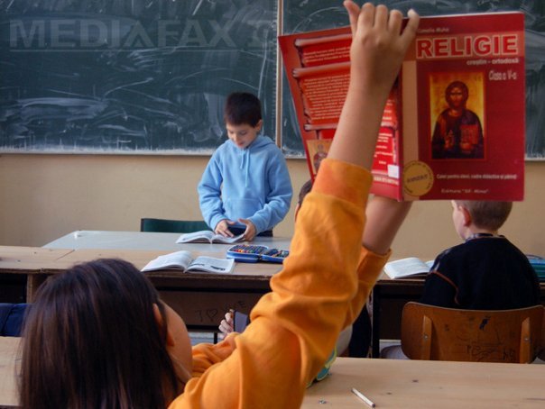 Imaginea articolului #COLECTIV: O oră de religie deschisă dedicată victimelor va avea loc la o şcoală din Capitală