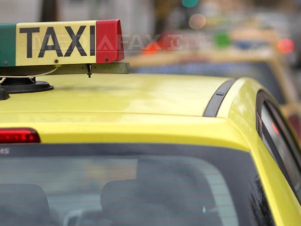 Imaginea articolului Urmărire ca în filme la Suceava: Şofer de taxi prins băut şi circulând cu 131 km/h, încătuşat după ce a devenit agresiv