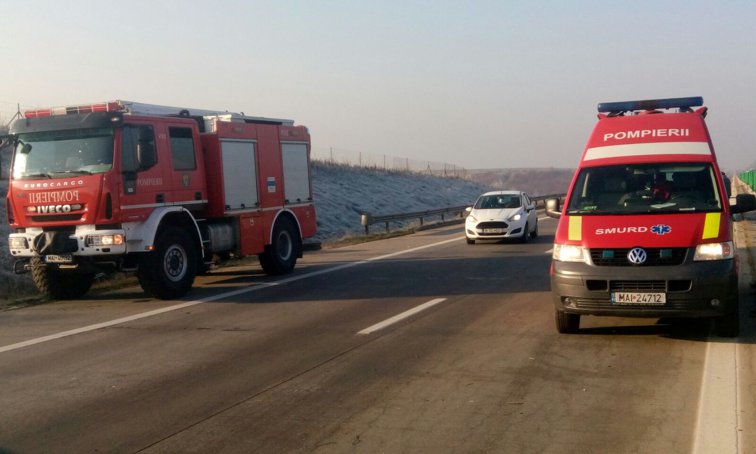 Imaginea articolului Autoutilitară în flăcări pe Austrostrada Soarelui, iar traficul este deviat - FOTO 