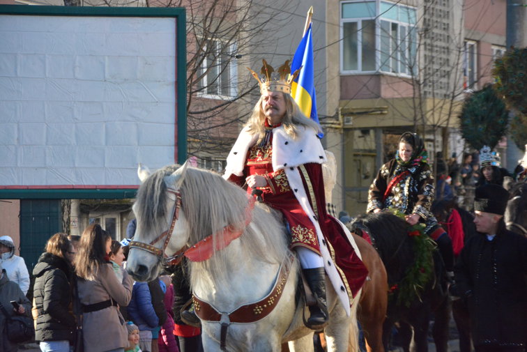 Imaginea articolului Zece mii de oameni au asistat la parada măştilor şi la Festivalul obiceiurilor de iarnă, în Suceava