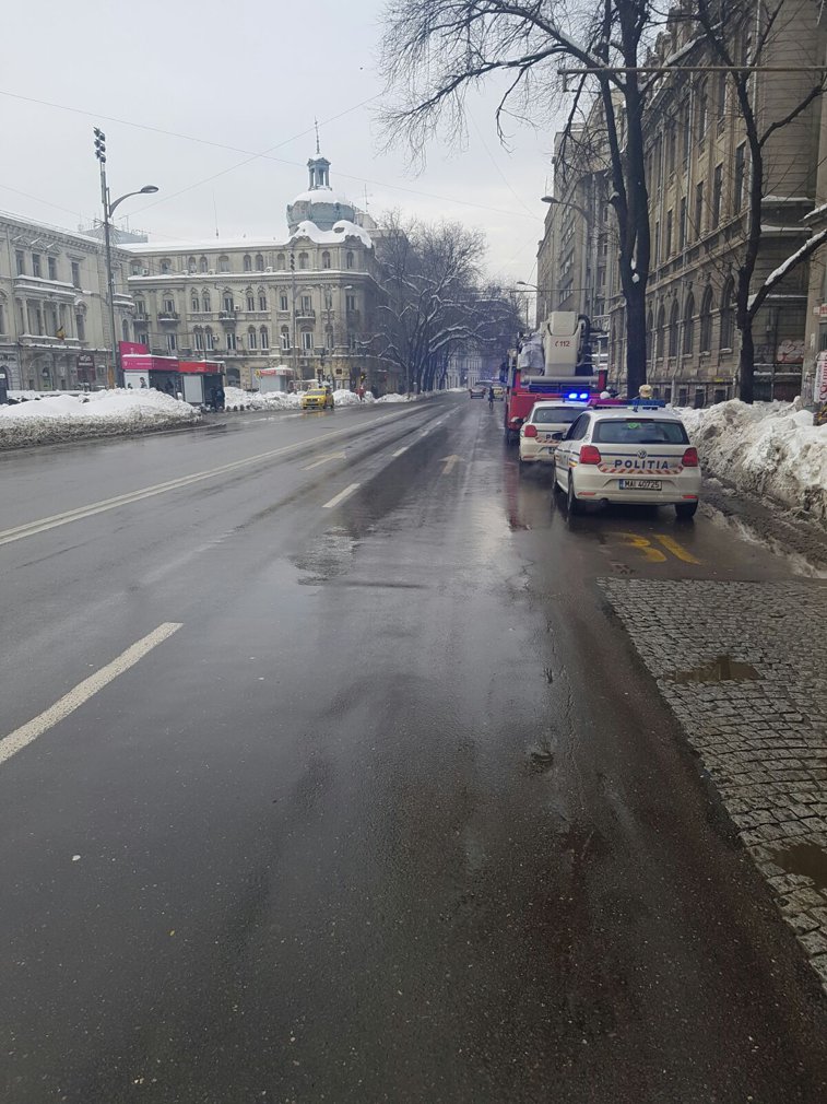 Imaginea articolului Trafic restricţionat în centrul Capitalei pentru îndepărtarea ţurţurilor la Universitatea Bucureşti