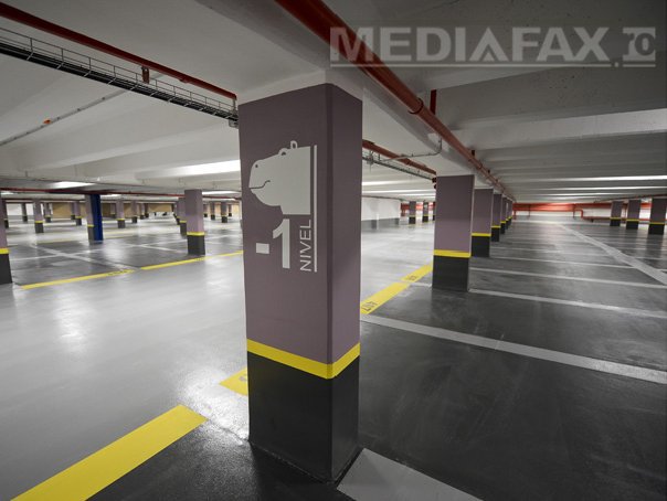 Imaginea articolului Primarul Sectorului 6: Şoferii vor putea parca noaptea în parcările acoperite ale hipermarketurilor