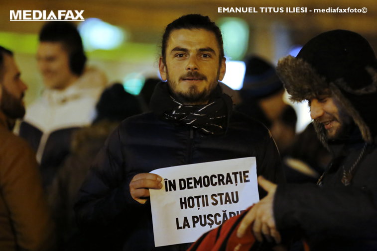 Imaginea articolului Protest faţă de amnistie şi graţiere, la Braşov şi la Iaşi / Peste 1.000 de oameni au protestat în Timişoara