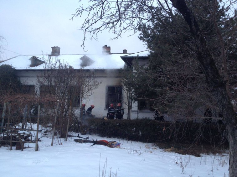 Imaginea articolului Două persoane, rănite în urma unui incendiu izbucnit în locuinţa lor din Piteşti