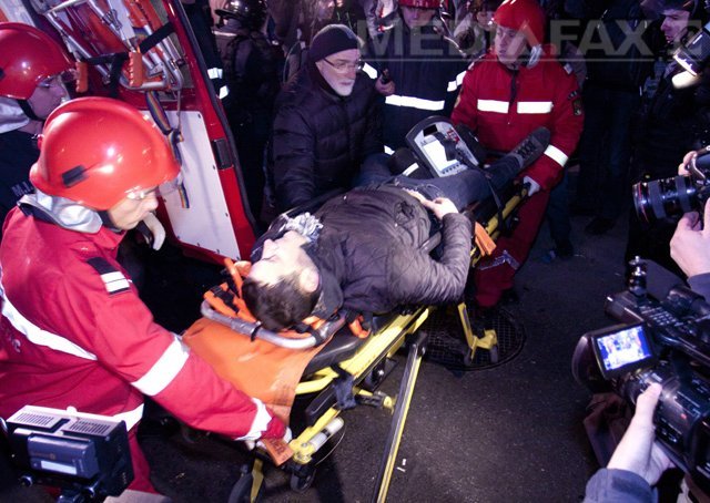 Imaginea articolului Grav accident în Argeş: O persoană a murit, iar alte două au fost rănite după ce maşina în care erau s-a ciocnit cu un TIR 