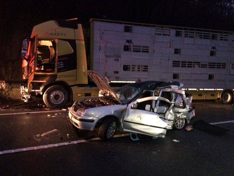 Imaginea articolului Trei persoane rănite în urma unui accident pe drumul care leagă Orşova de Băile Herculane