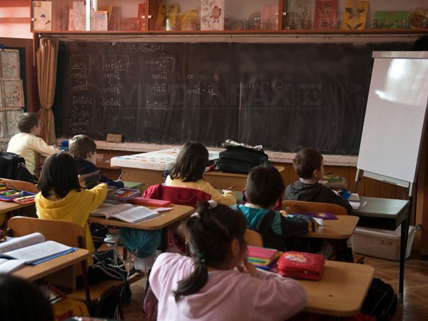 Imaginea articolului Poliţia Braşov a deschis dosar penal în cazul învăţătoarei care i-a numit pe copii „gunoaie”