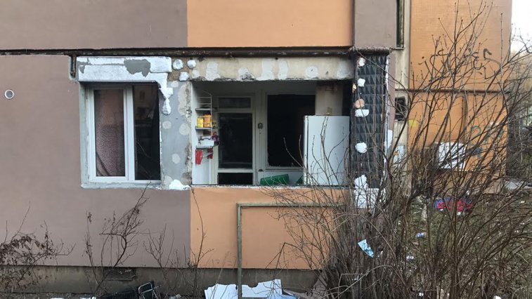 Imaginea articolului VIDEO Explozie la garsoniera unei pensionare de 75 de ani din Braşov. Femeia a avut nevoie de îngrijiri