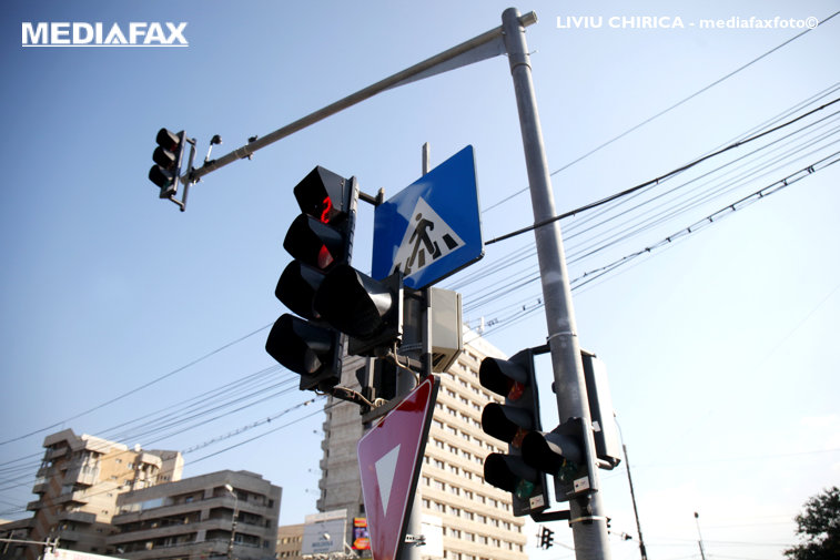 Imaginea articolului Primăria Capitalei propune înfiinţarea a peste 100 de noi semafoare pe marile bulevarde. LISTA COMPLETĂ a intersecţiilor vizate