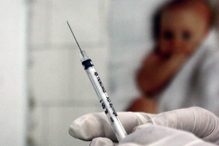 Imaginea articolului În timp ce în România decesele din cauza rujeolei au ajuns la 27, Guvernul german plănuieşte să-i amendeze pe părinţii care nu îşi vaccinează copiii